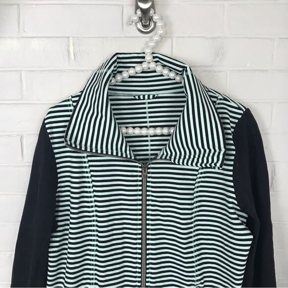 Lululemon Daily Yoga Jacket in Classic Stripe Mint Movement - Picture 4 of 12